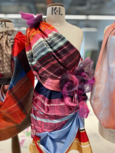 179533 Remote management capability of HP Stitch S300 helps fashion students