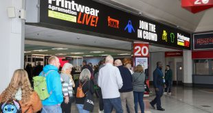 5B7A8010 What a show!