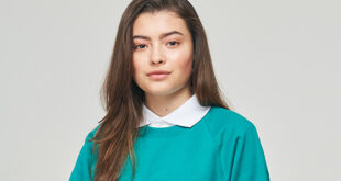 AC001 GREEN 4 e1602242661448 A school uniform essential