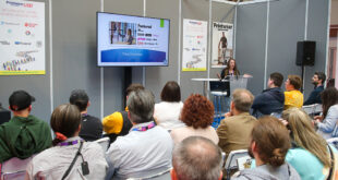 APOL8300 Why you need to be using Instagram reels to grow your business
