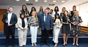 All awarded companies in the presence of the Minister of Labour and Social Policy Ivaylo Ivanov first raw in the middle Kingly awarded Socially Responsible Strategic Management Award