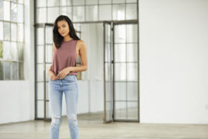 BE127 LS00 2018 On-trend garments enter the decoration industry