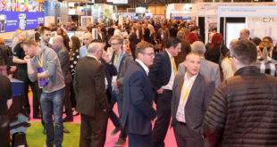 Busy Aisle cropped3 Sign & Digital UK returns with new demo areas, industry panel debates and a packed educational programme