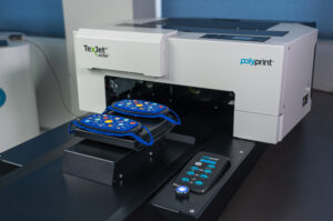 DSC04804 FS Polyprint releases a new 2-in-1 ‘Fit & Flat’ snap-on face mask platen