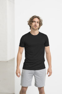 EA004 Black Keep fit while being sustainable