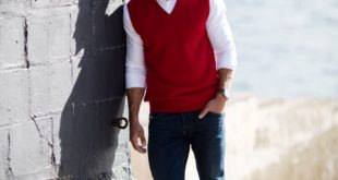 H731 CLASSIC RED 17 01 Check out this knitwear range