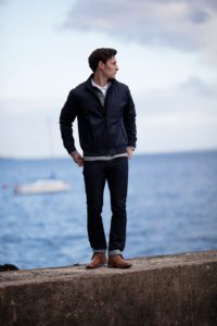 H832 NAVY 17 01 The perfect balance between corporate requirements and modern styling
