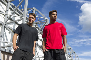 JC011 SuperCool Performance T in jet black and fire red