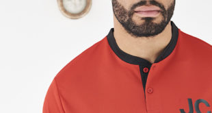 JC044 FIRE RED JET BLACK JC082 JET BLACK 3 A polo that stands out from the crowd