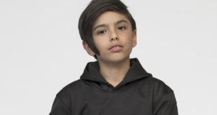 JH006J JET BLACK 2 e1554109825679 A new sporty hoodie