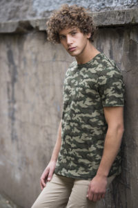 JT034 GREEN CAMO 1 Stand out or blend in