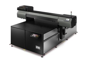 LO 640 left photo Roland DG introduces new series of UV flatbed printers