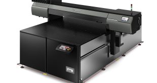 LO 640 left photo Roland DG introduces new series of UV flatbed printers