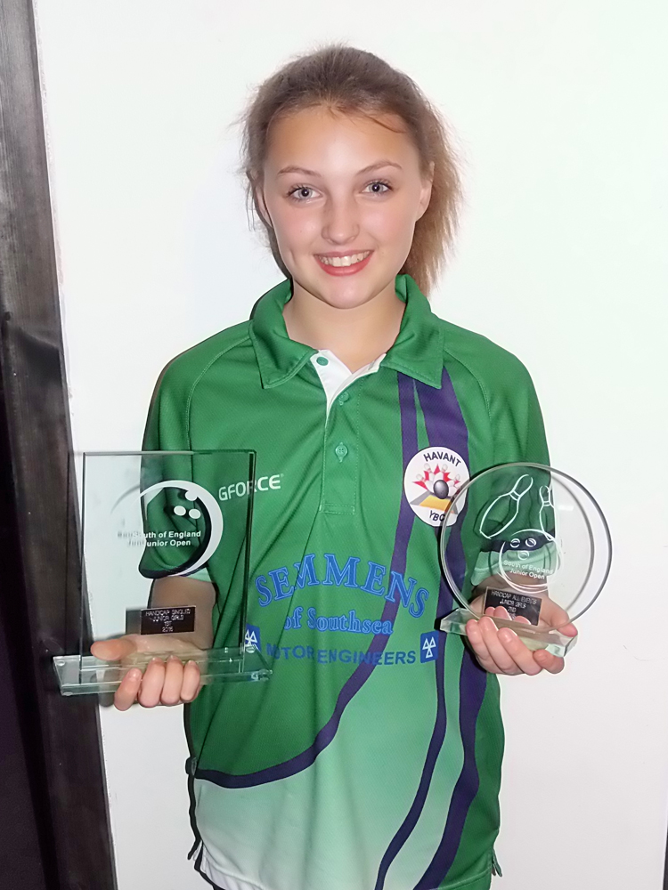 Leah Tickner GFORCE strikes a deal with Havant Youth Ten Pin Bowling Club