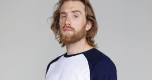 M178 Pure White Dark Navy 2 e1530265840677 Timeless and classic styles