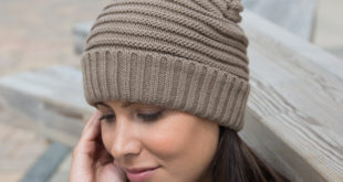RC376X lifestyle2 cropped Knitted hats with a fashionable twist