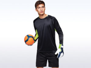 ROLY INSERCION 20x15 SPORTWEAR MAR19 Dress your team