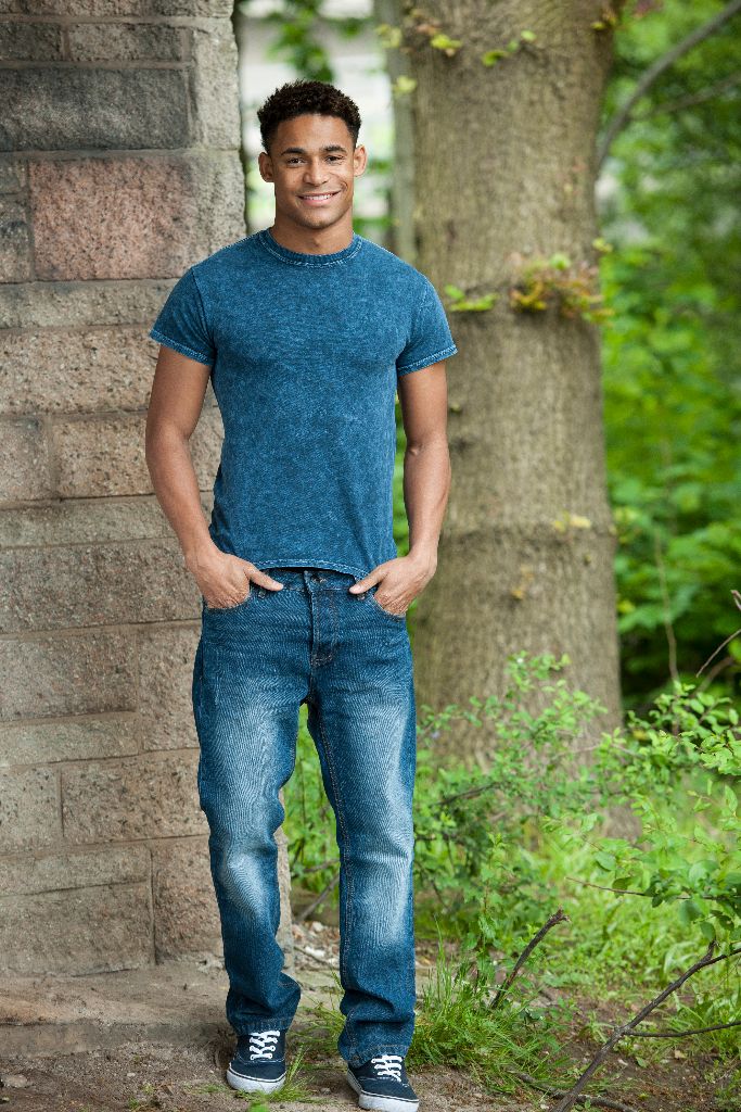 TD003 NAVY 7 1 Combining casual products with unique colourways