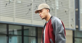beechfield b651 warm sand lifestyle e1515146112483 Reworked classic is at the peak of fashion