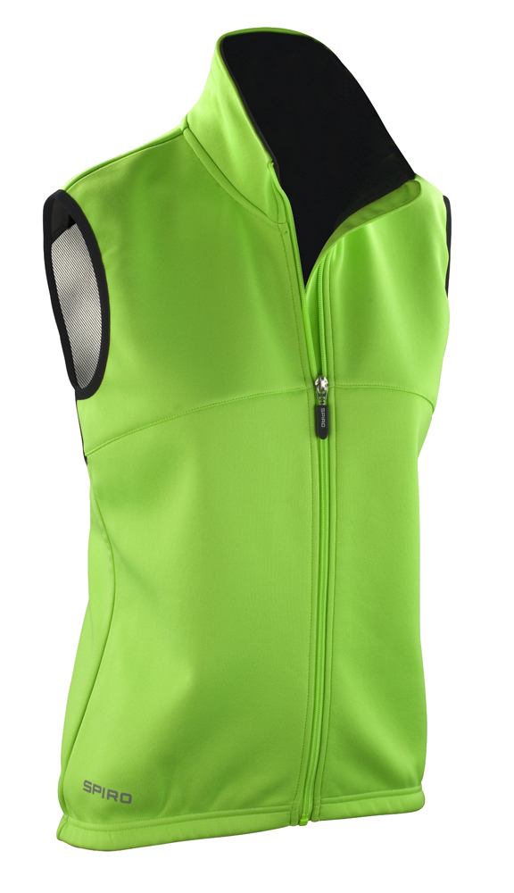 pic 142 Golfwear which is contemporary and sporty