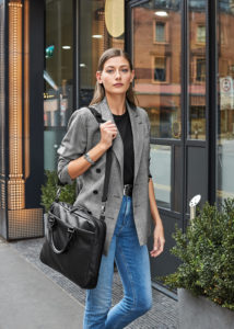 quadra qx325 graphite grey lifestyle W5R8876 Explore spring/summer in style with premium accessories