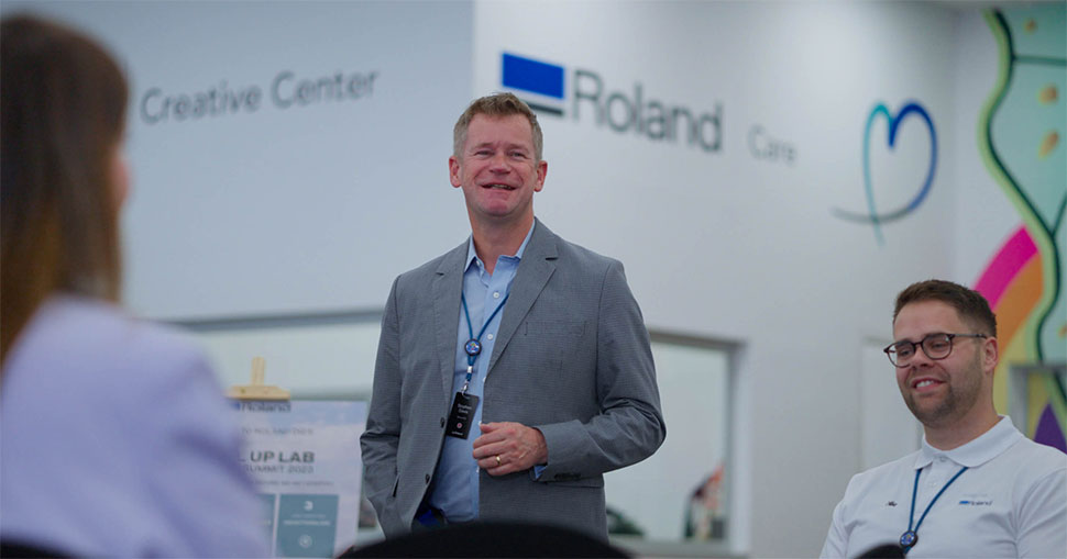 Roland DG launches European Level Up Lab workshop - Printwear & Promotion